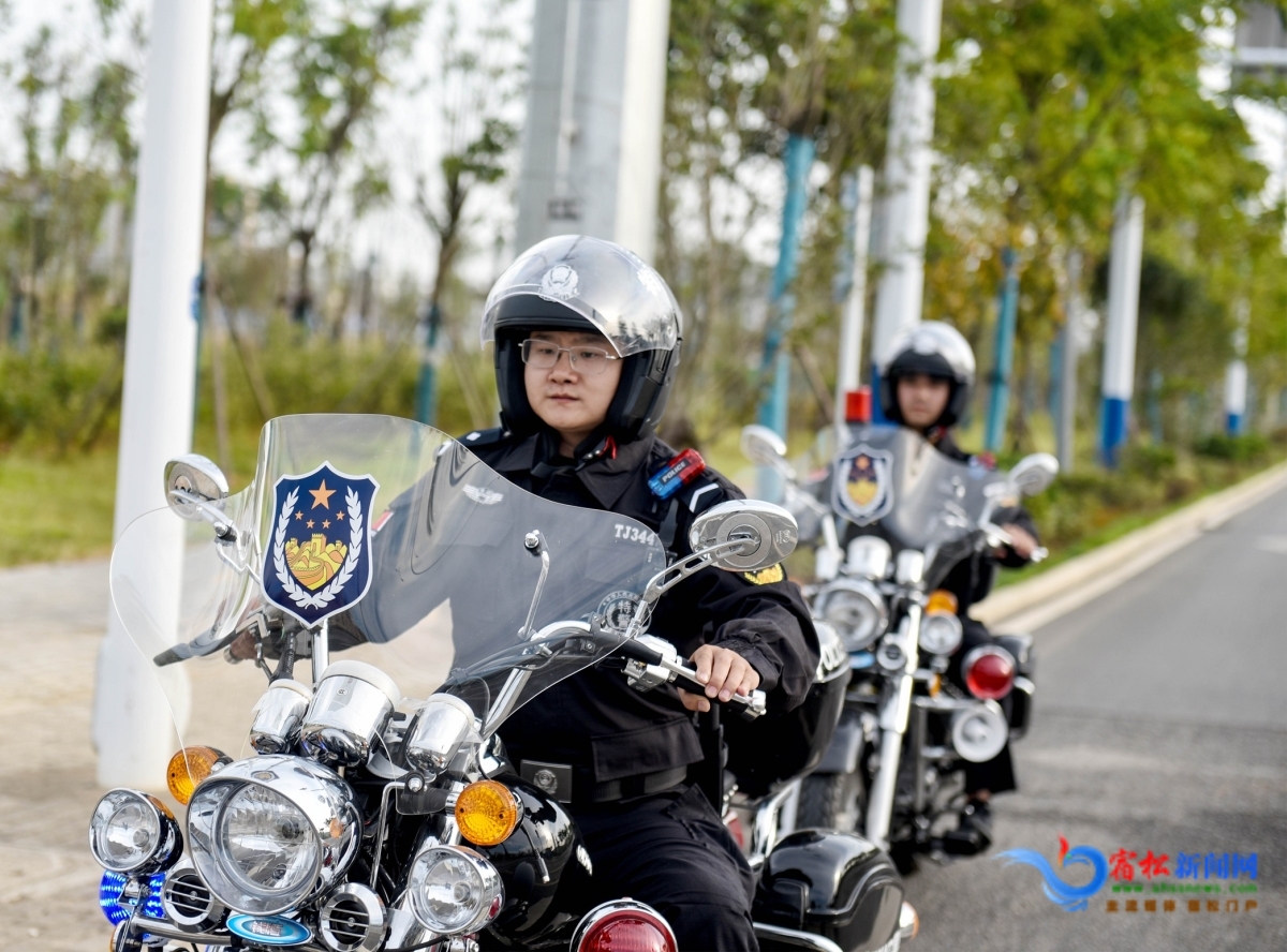 特警騎巡隊(duì)隊(duì)員.JPG
